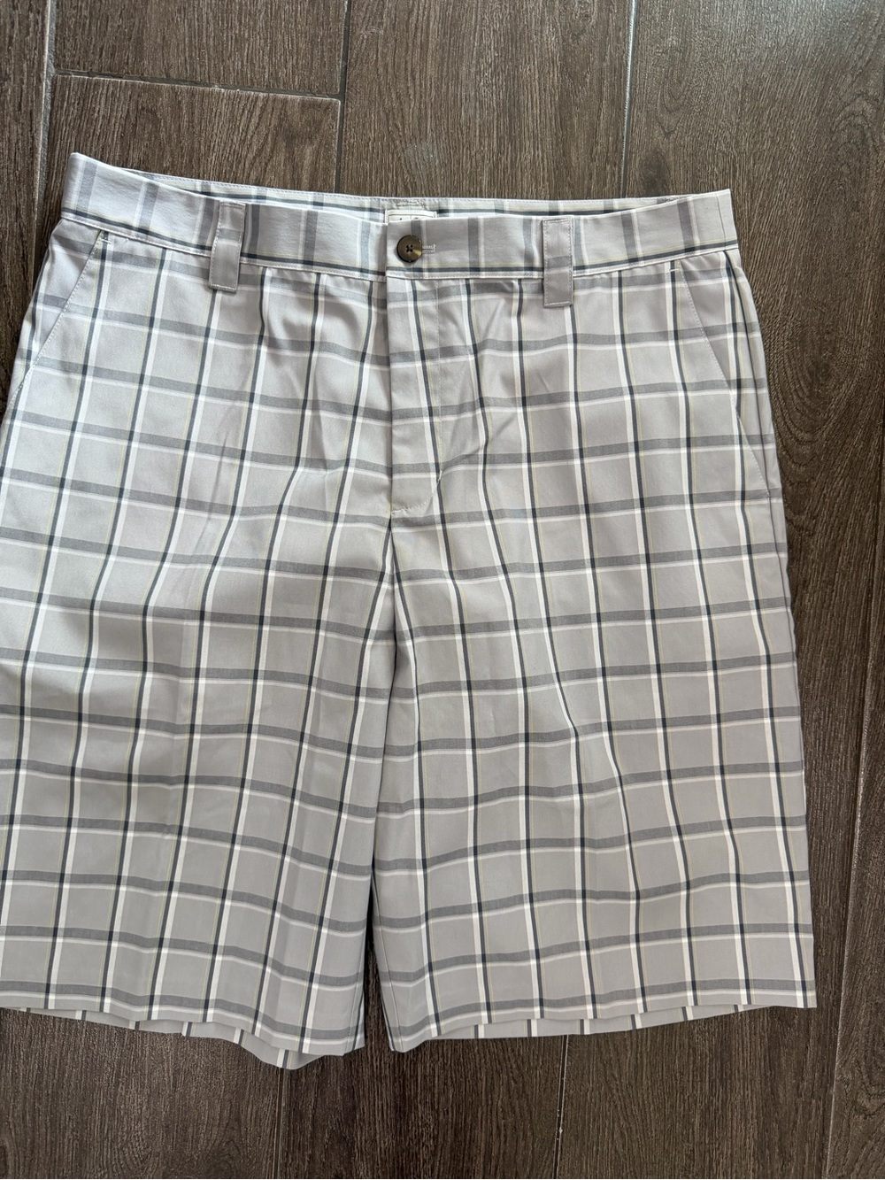 Adidas Men's Gray Plaid Golf Shorts size 36